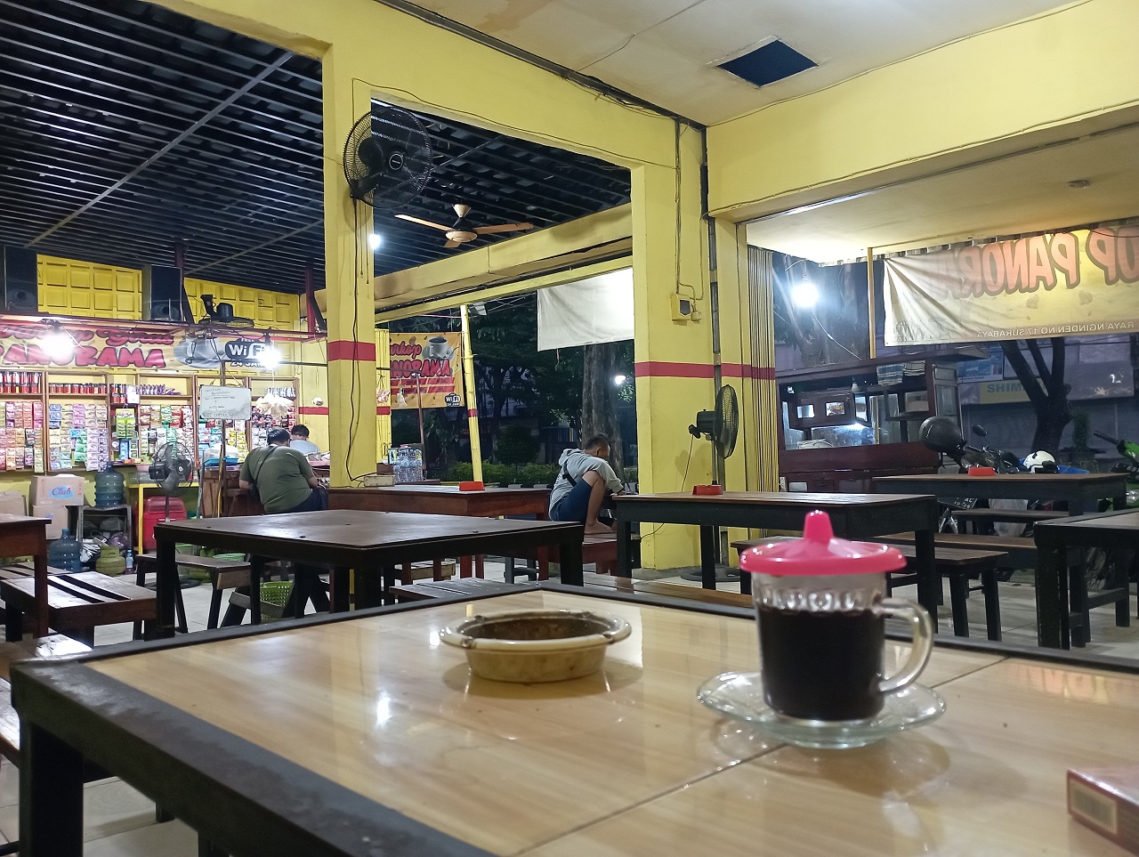 Warung Kopi di Jalan Ir Juanda: Saingan Rival Saat Citimall Datang